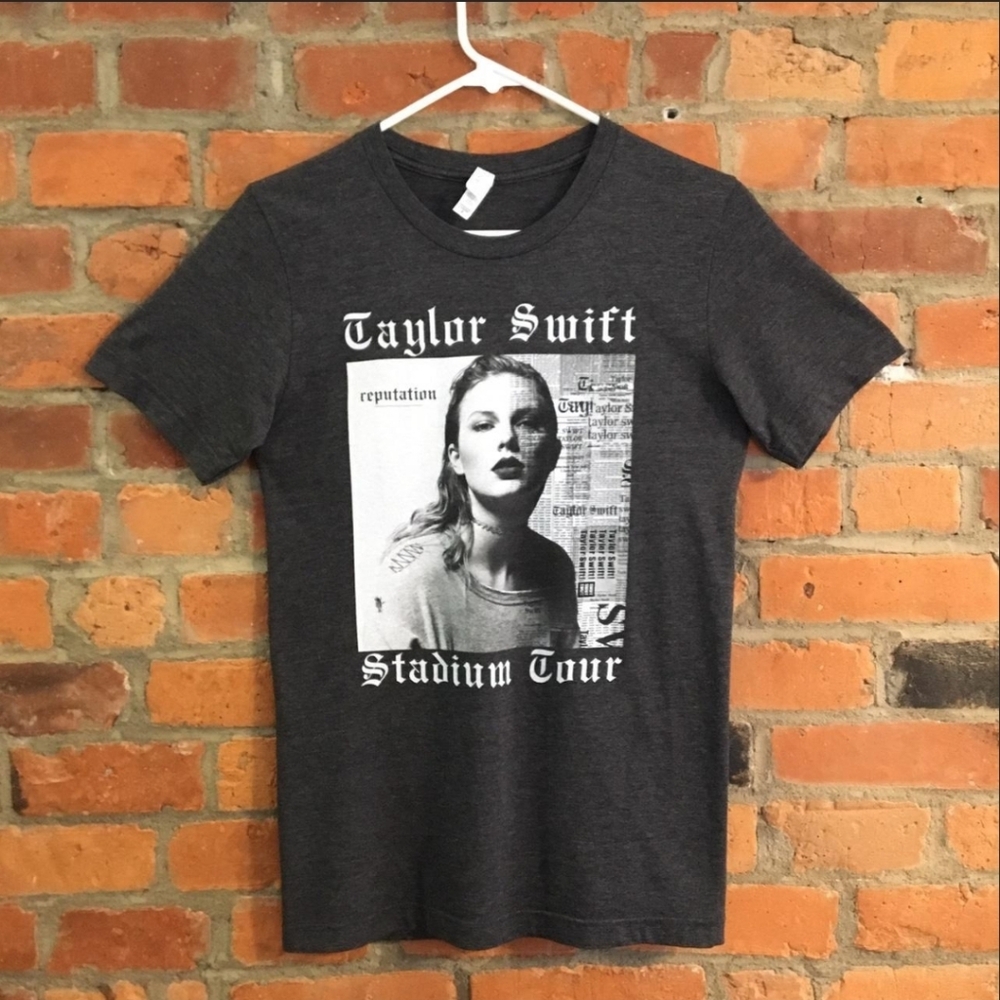 Taylor Swift Reputation Tour Graphic Tee Medium Collectible Concert Shirt New